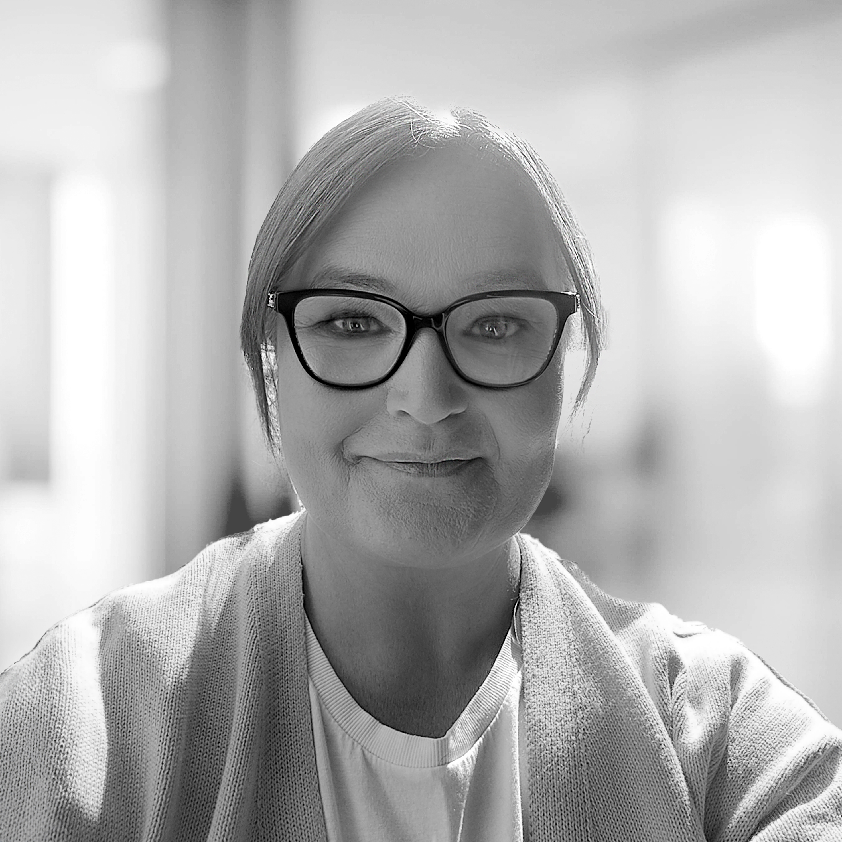 Lorraine Large square BW